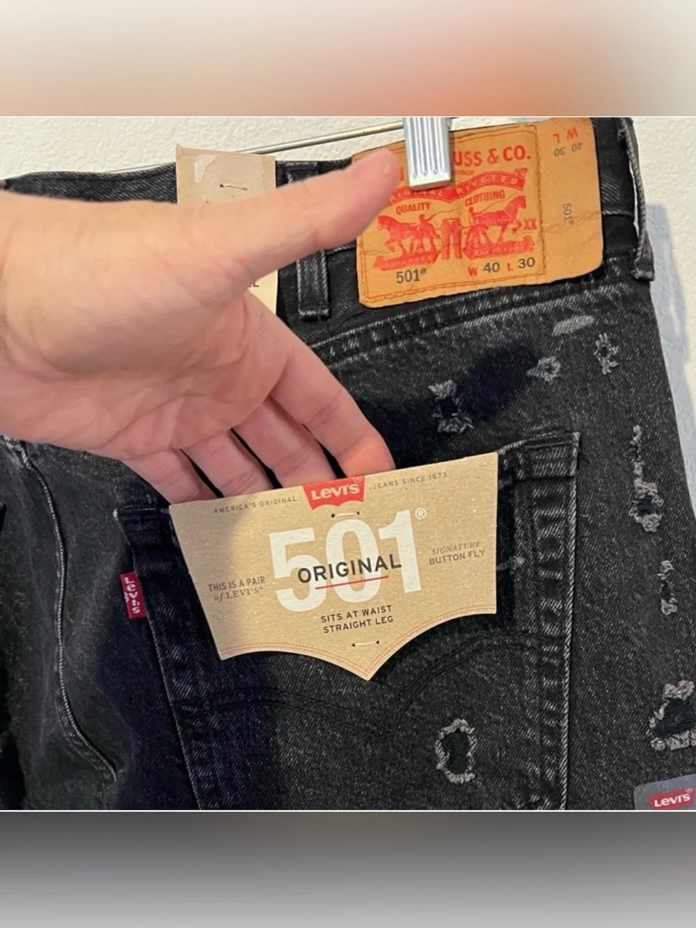 Levis Mens 501 Original Black Distressed Jeans Sz 40x30 NWT